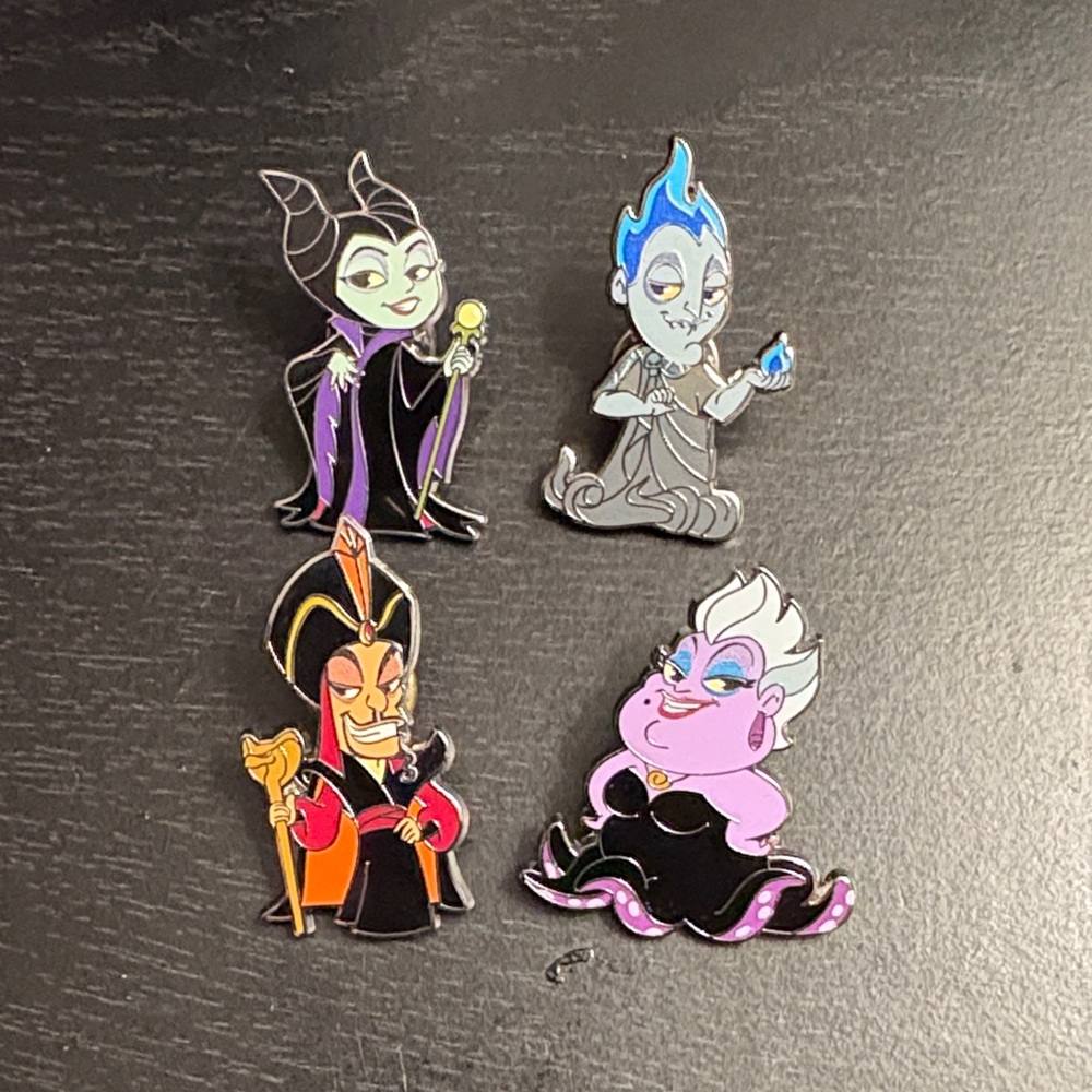 Disney Villain Pin Set